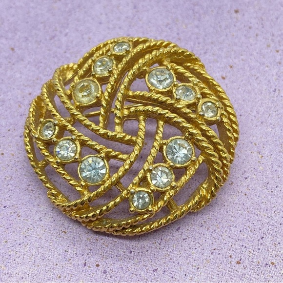 Goldtone Rhinestone Vintage Round Brooch - Picture 1 of 7